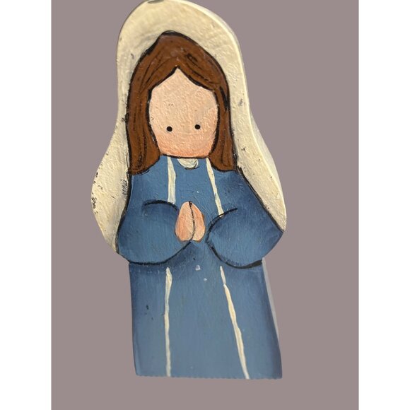 Wooden Nativity Set With Hand-Painted Figurines - Picture 5 of 14